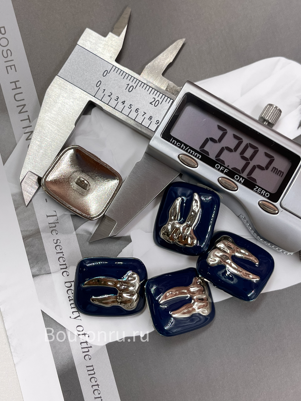 Пуговицы Скиапар. с синей эмалью и серебристым "Зубом"