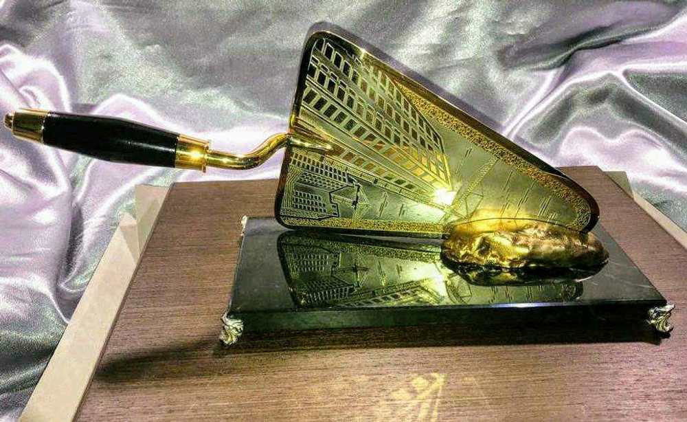 Подарок строителю "Мастерок"