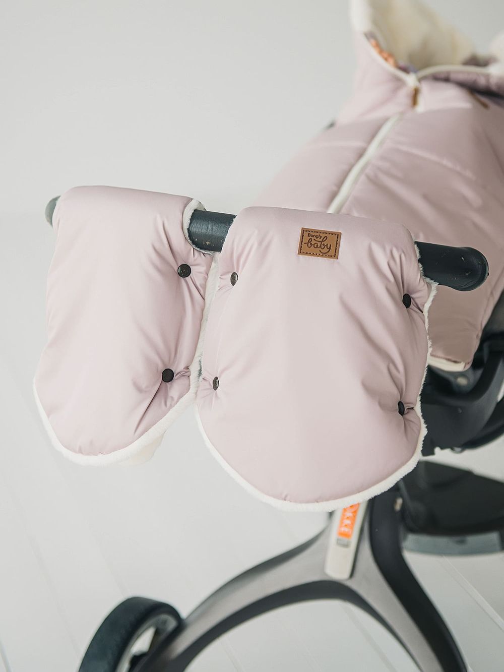 Муфты-варежки "Пепельная роза" 0+