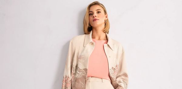 Цвета весны 2026: как элегантно носить светлые оттенки