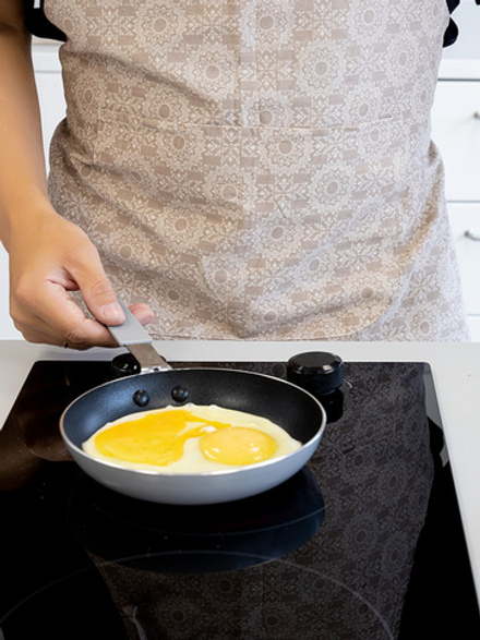 Сковорода LUCKY D16, алюминий+нерж.ст+силикон, серый