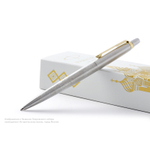 Подарочный набор:Шариковая ручка Parker Jotter Russia SE, цвет: St. Steel GT и Ежедневник датир. триколор