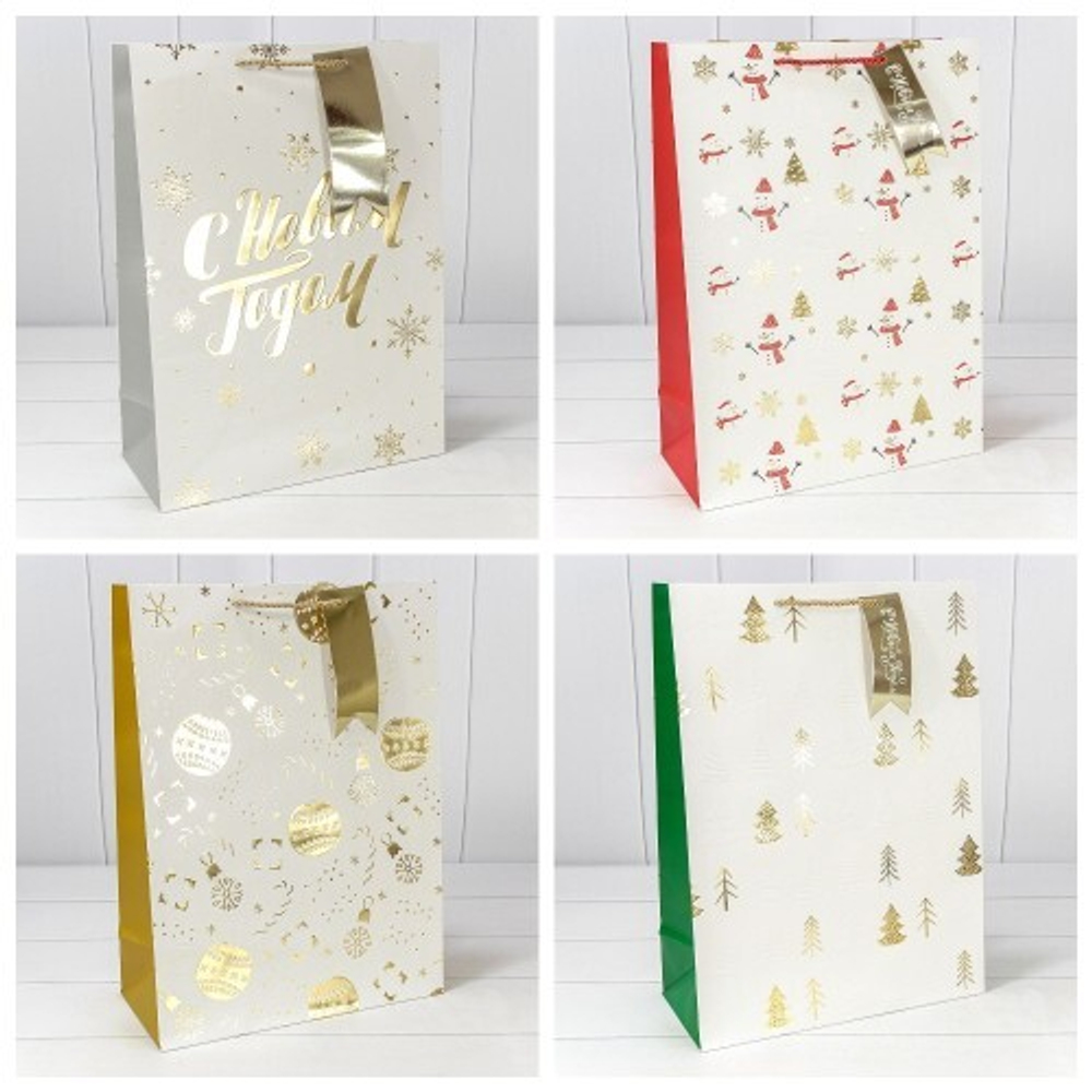 Пакет подарочный 33 х 45 х 15 см Набор 4 шт "Новый год" с тиснением (Белый)