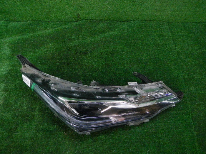 Фара правая Toyota Corolla 11 E160 (2015-2019) LED