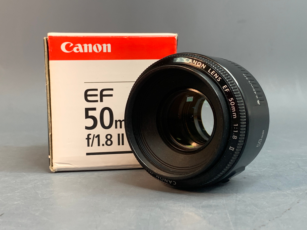 Canon 50mm 1.8 II внутри пылинки