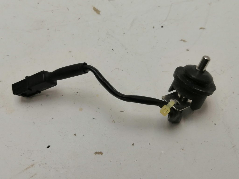 F12A8CDP кт106 Датчик температуры сушки для стиральной машины LG F12A8CDP б/у