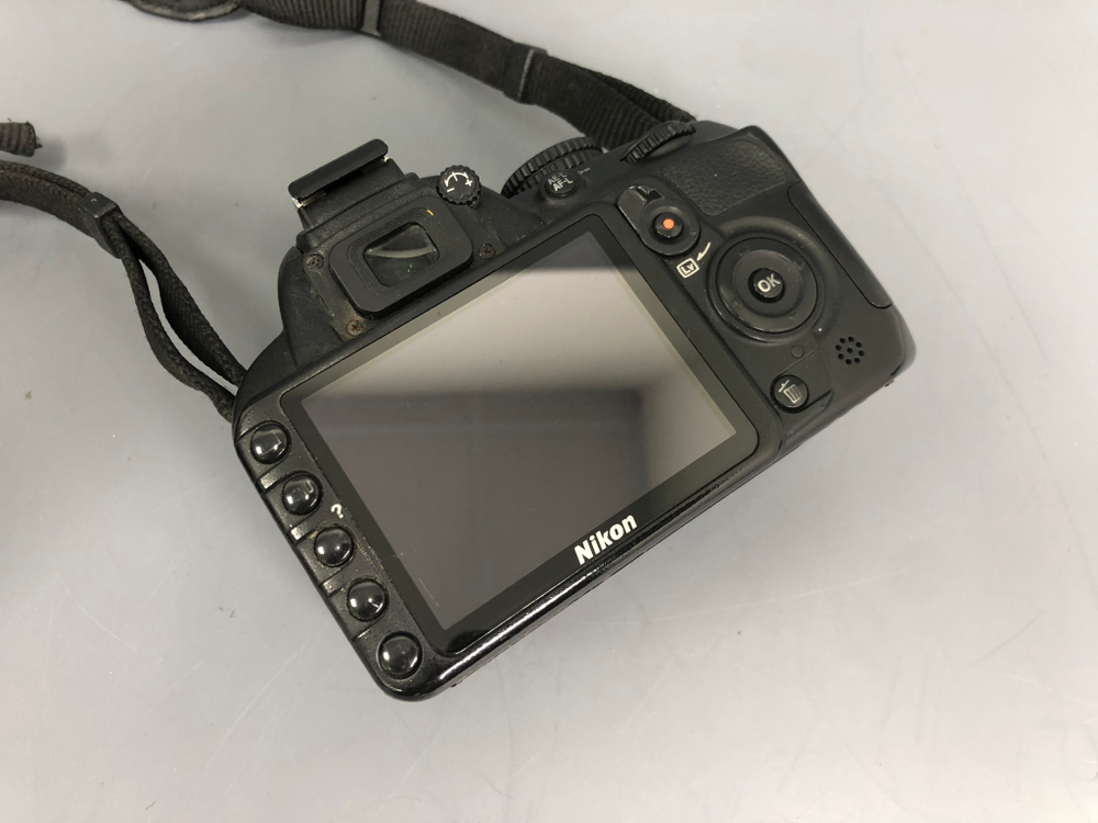 Nikon D3100 + kit 18-55mm 3.5-5.6G VR 48.000 кадров