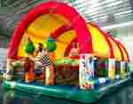 Коммерческий надувной батут "Зверята с крышей" 10*6*6 м