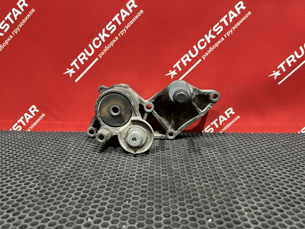 Кронштейн ролика приводного ремня