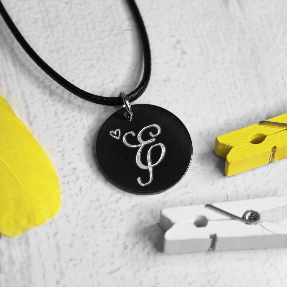 Чёрный кулон подвеска с гравировкой на заказ