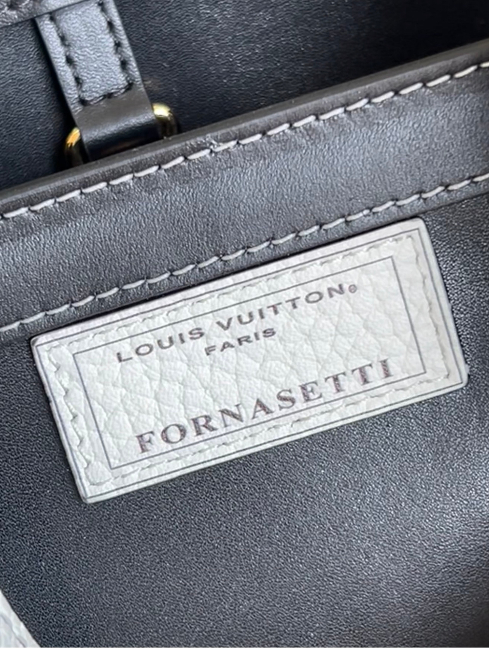 Louis Vuitton Capucines MM