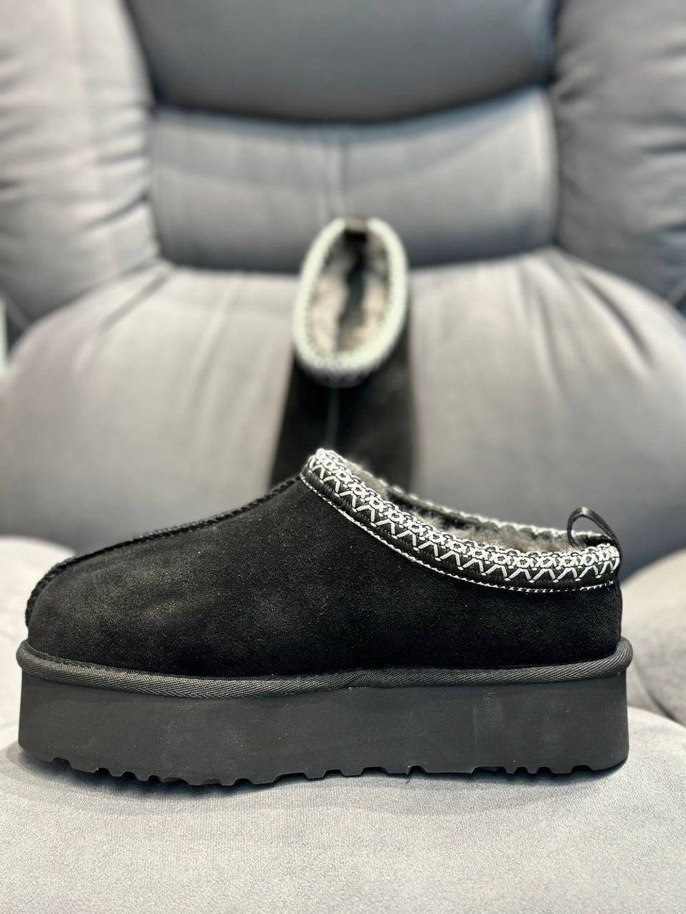 UGG