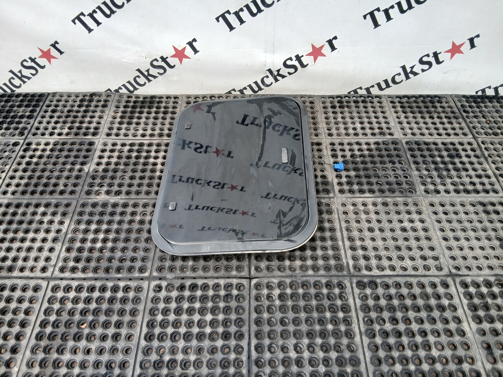 Люк в сборе