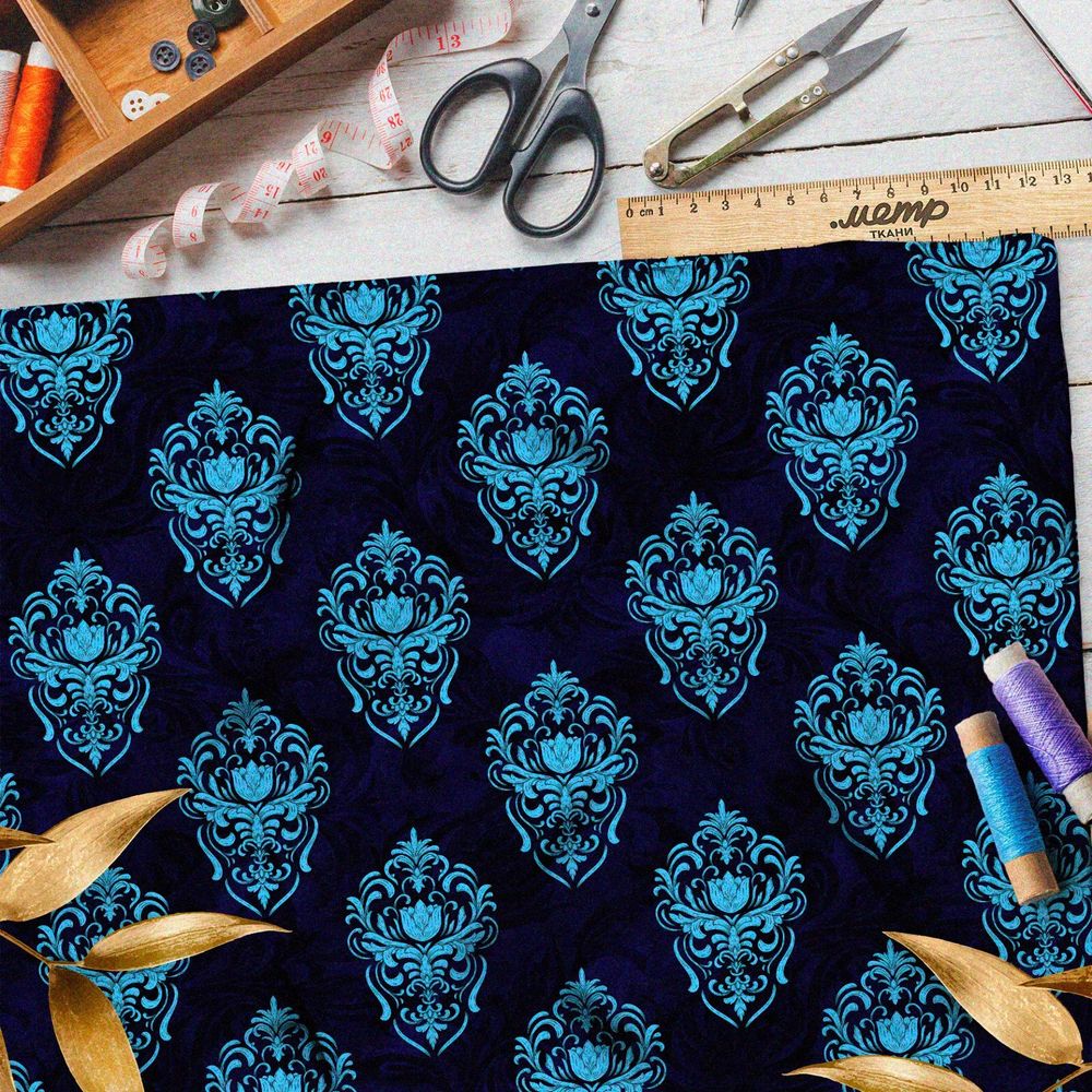 Ткань габардин симметричный голубой узор на синем фоне
