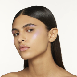 Gucci Gucci Beauty Holiday Glow Highlighter - Рассветный оттенок 06 Arctic pink, 10 g