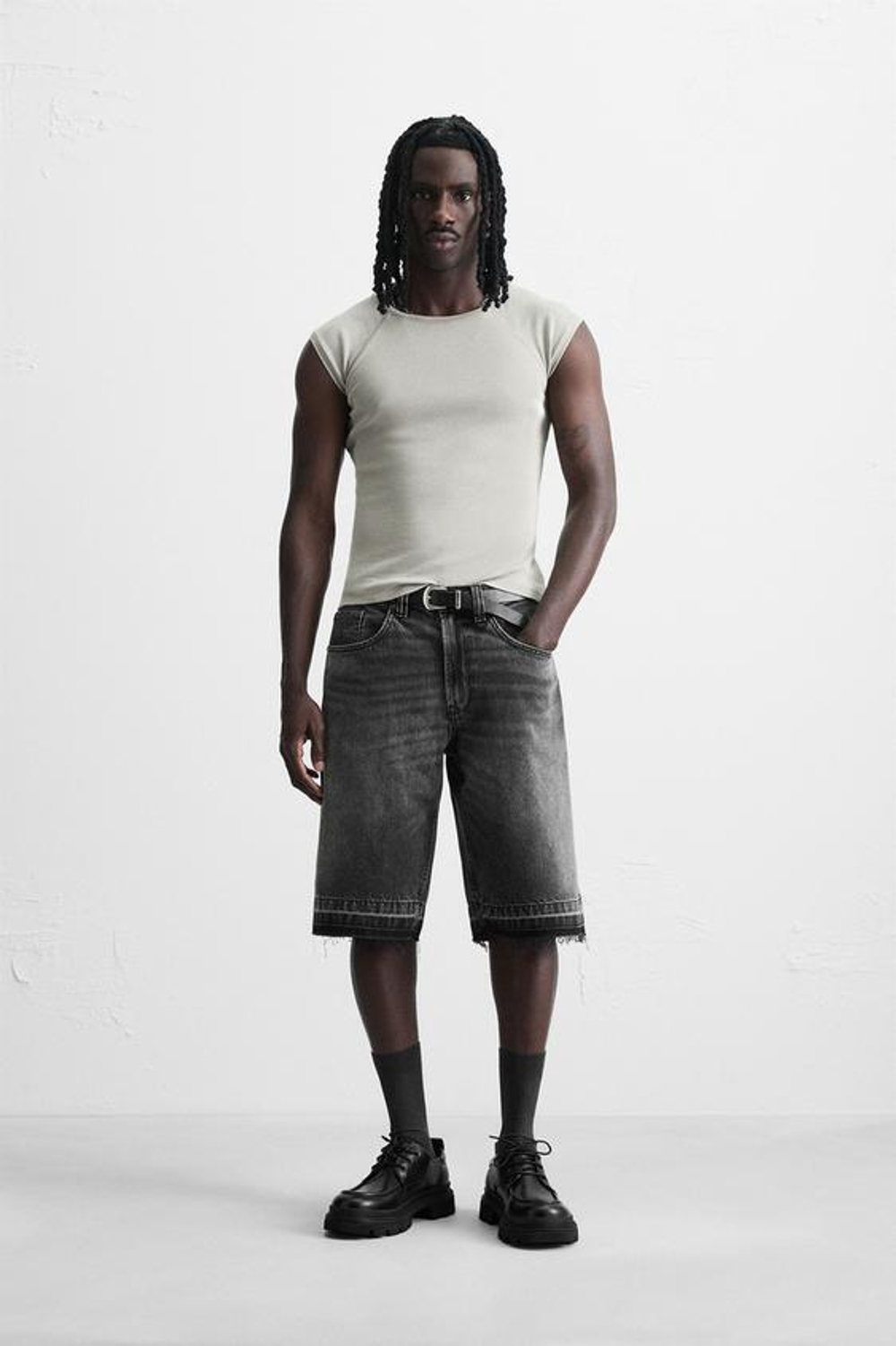 ZARA ДЖИНСОВЫЕ ШОРТЫ-БЕРМУДЫ СВОБОДНОГО КРОЯ, УГОЛЬНЫЙ