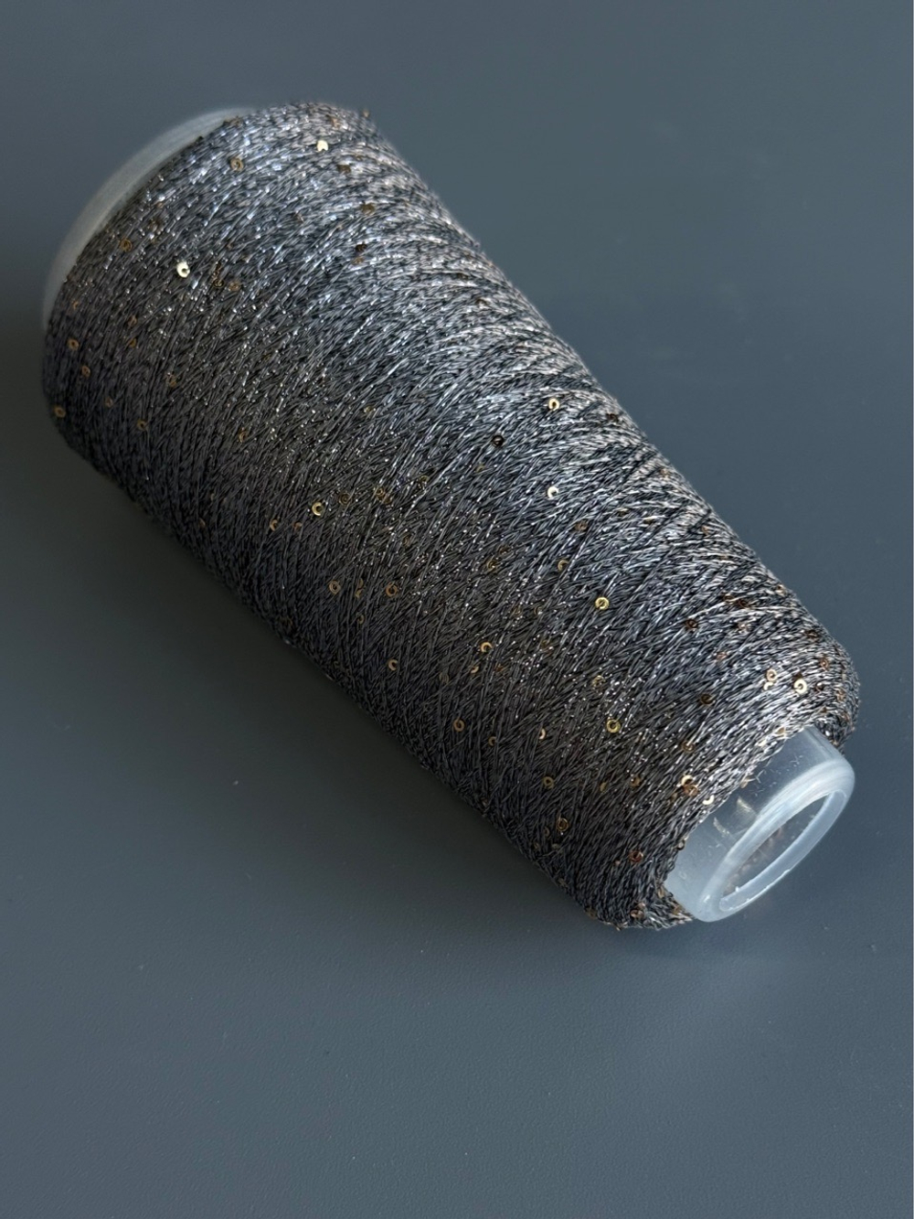 Пряжа Siyue Lurex Sequins пайтка 1,5 мм (54/графит, золото), 1800м/50гр