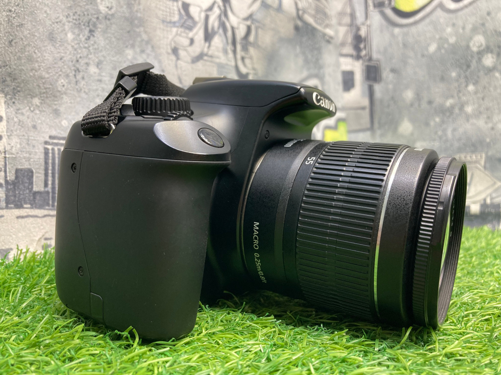 Canon 1100D kit 18-55mm 3.5-5.6 lll 6.600 кадров