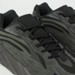 Кроссовки Adidas Yeezy Boost 700 v2 Wmns Vanta