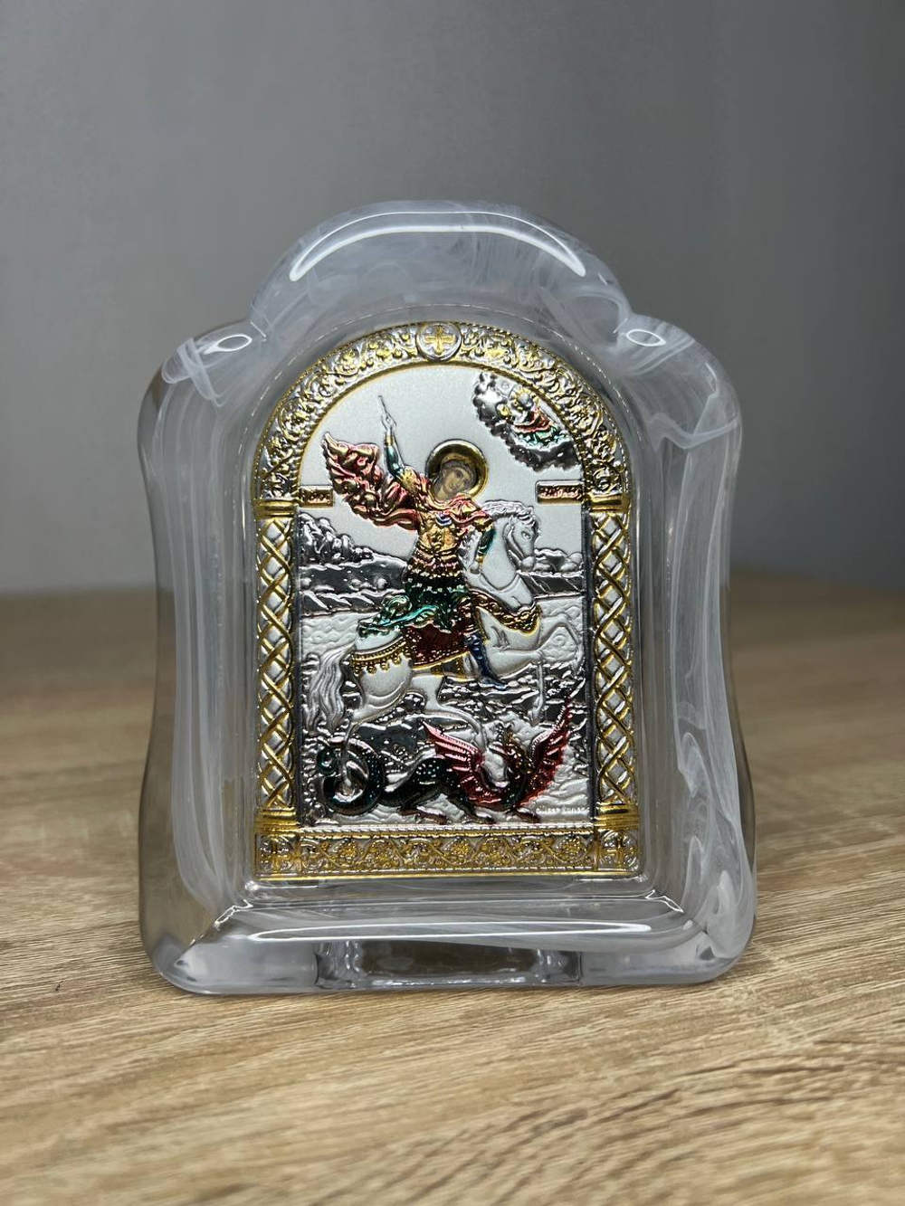 Георгий Победоносец, икона арочная, белое муранское стекло, эмаль 86х112
