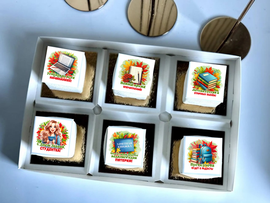 Пирожные с фотопечатью на День знаний для студента