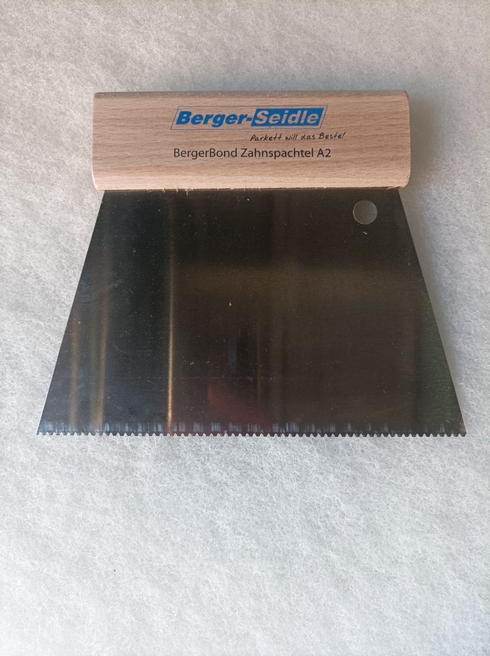 Зубчатый шпатель для нанесения паркетных клеев A2