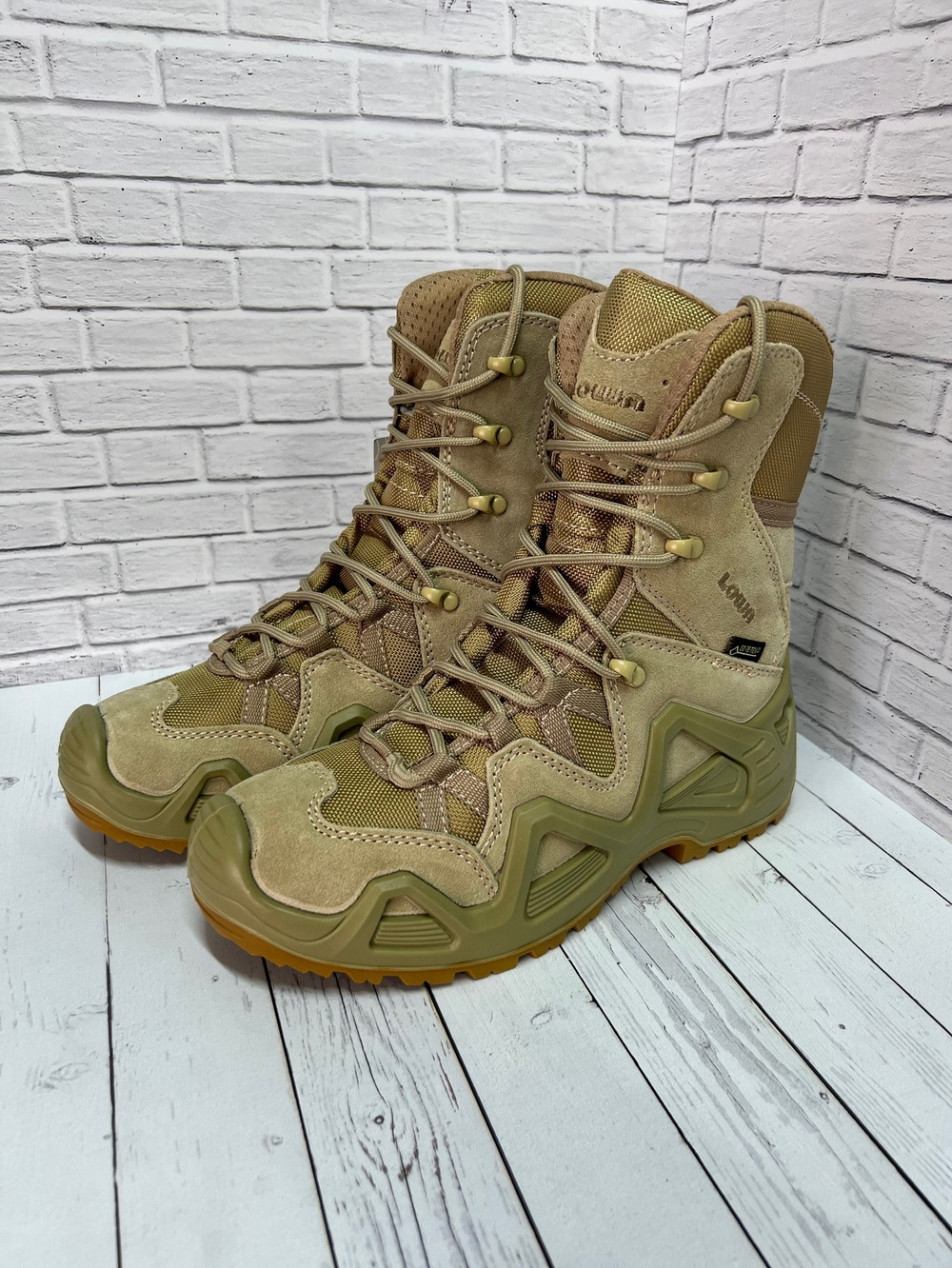 Ботинки Lowa высокие / песок