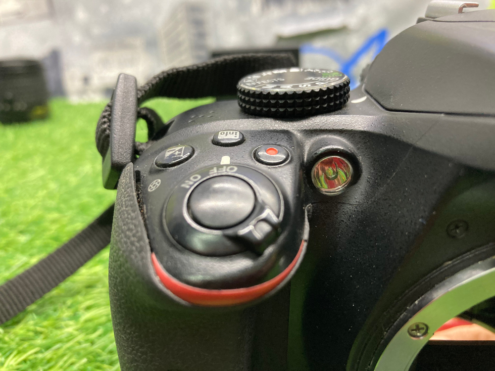 Nikon D3400 Kit 18-55mm DX VR  Покупка/Продажа