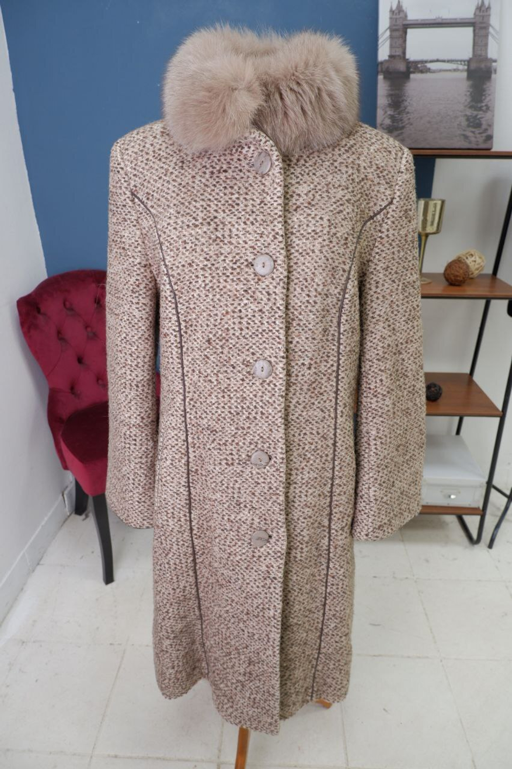 Пальто с опушкой 48 размер