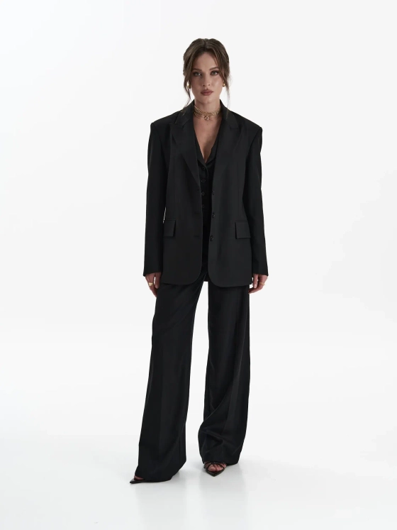 Жакет в черном цвете