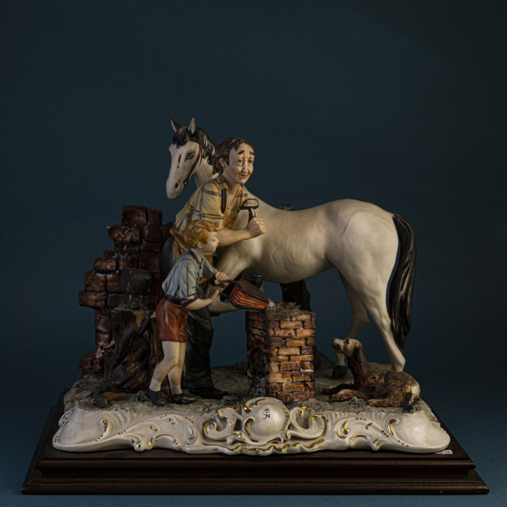 Фарфоровая мануфактура Capodimonte «Кузнец»