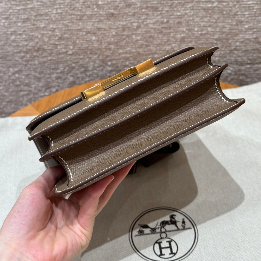 Hermes Constance 18