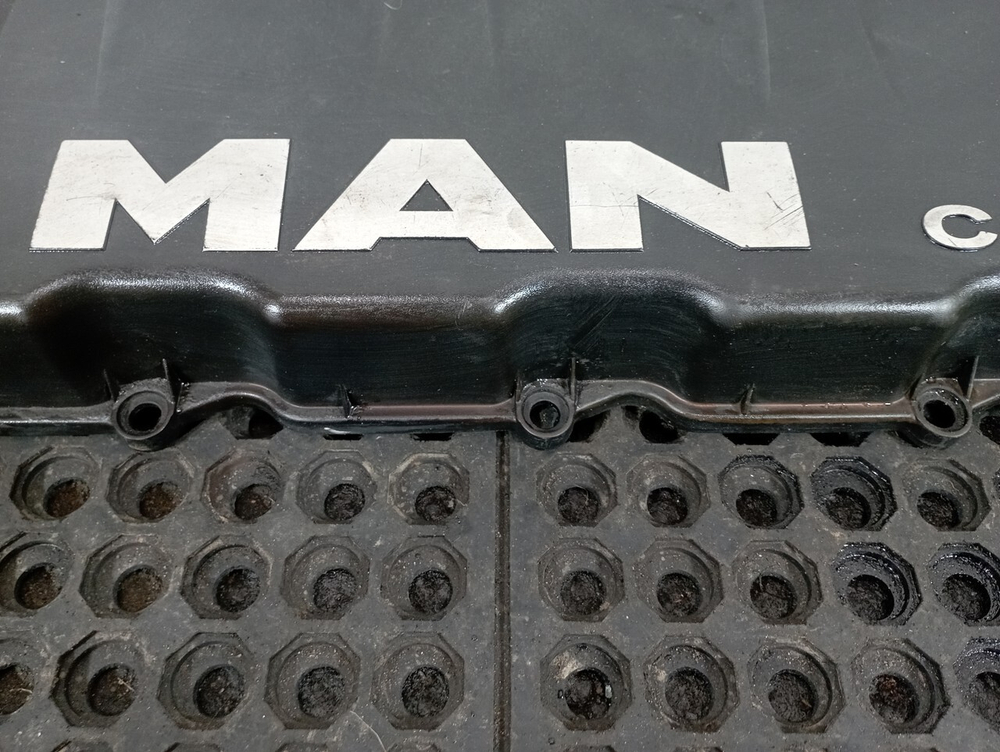 Крышка клапанная