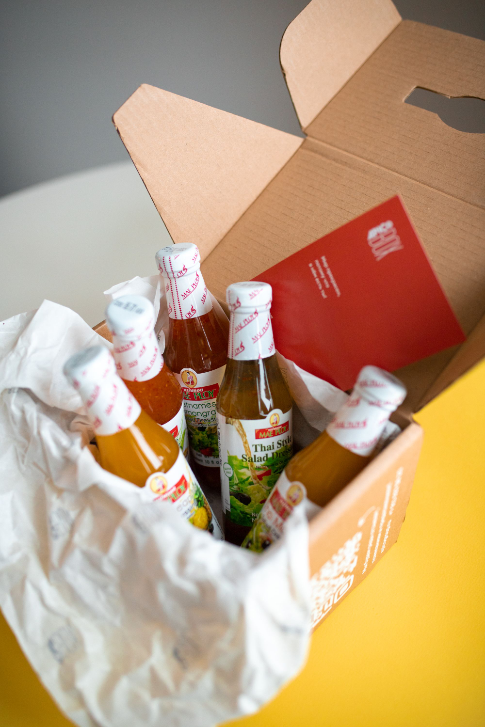 Набор соусов APICO BOX №8"Ассорти тайских соусов", подарочный набор MAE PLOY 5 шт, Новогодний подарок