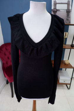 Джемпер черный интересный 44 размер