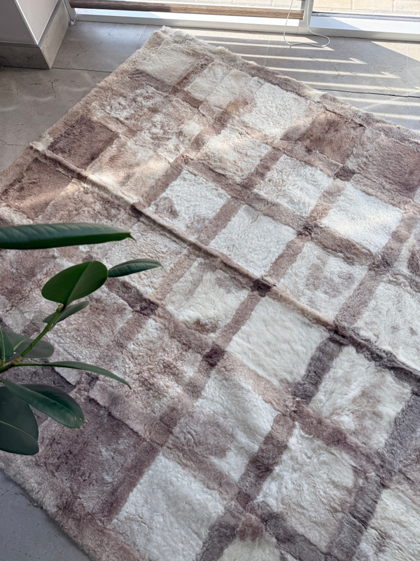 Ковер прямоугольный натуральный мех овчина, 200 х 180 см.