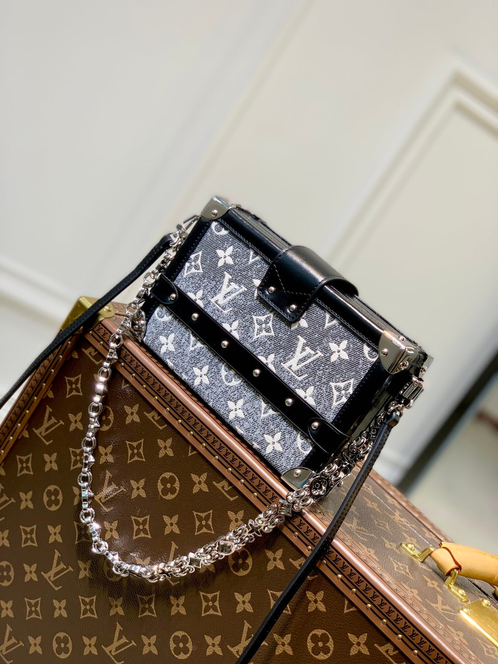 Louis Vuitton Petite Malle