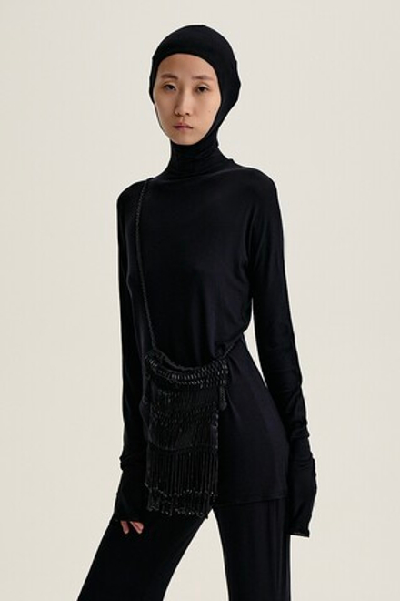 Лонгслив с вшитой балаклавой черный