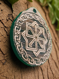 Славянский оберег Молвинец. Дуб