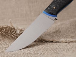 Нож для бушкрафта "Куница", сталь VG-10/Elmax, рукоять карбон (синий спейсер)