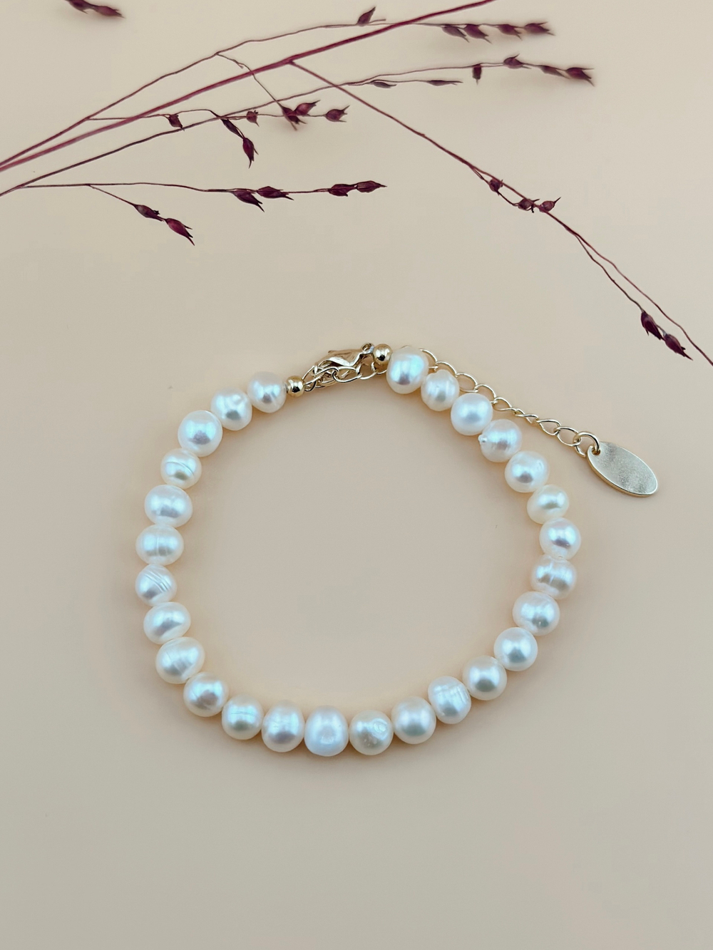 Браслет из жемчуга с цепочкой