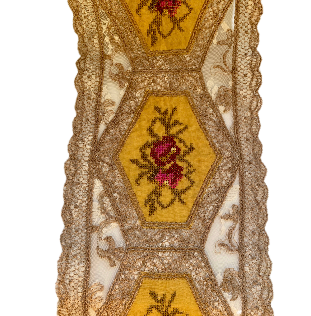 Кружево декоративное с вышивкой на шелке и на мягкой сетке ш -11см Франция 1м