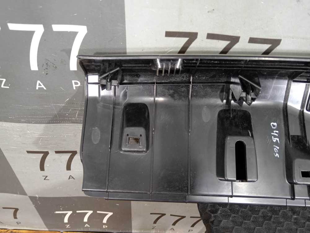 Обшивка накладка замка багажника BMW 7-Series (G11) 15-22 Б/У Оригинал 51476997488