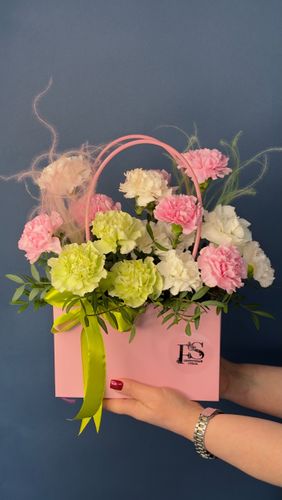 Букеты в наличии, доставка от 30 мин