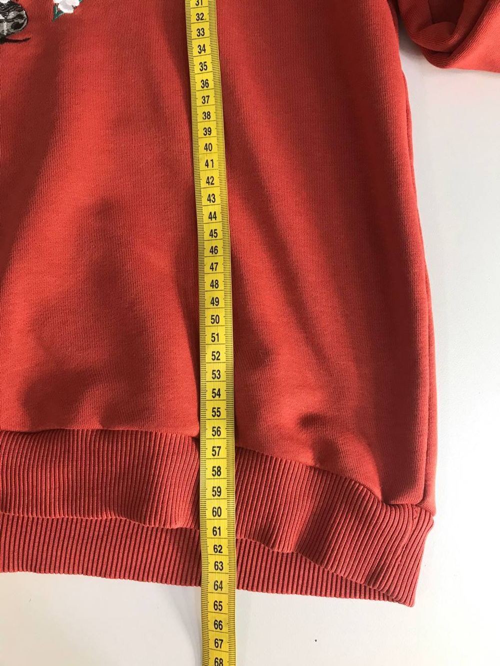 Свитшот Ksenia Knyazeva с красивый вышивкой, маркировка М, визуально 46 размер