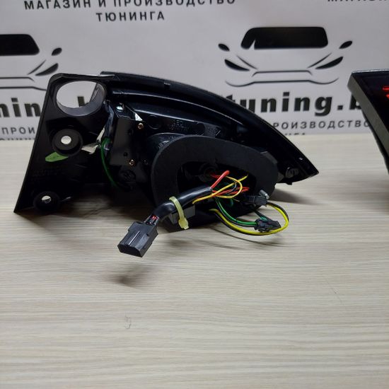 Задние фонари Seat Leon 2 red white led