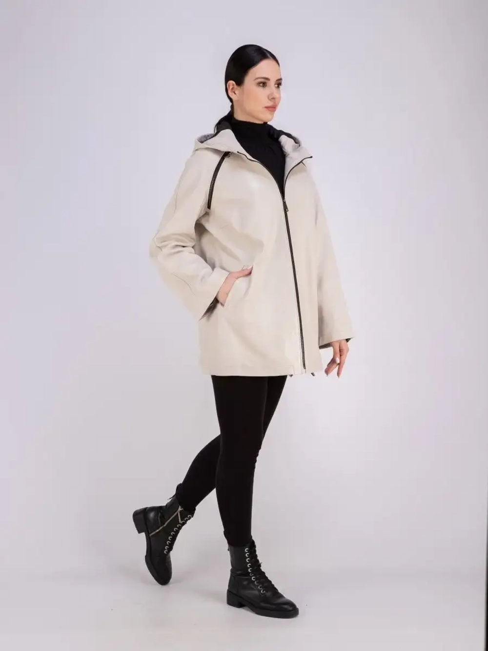 Куртка женская из натуральной кожи с капюшоном оверсайз
