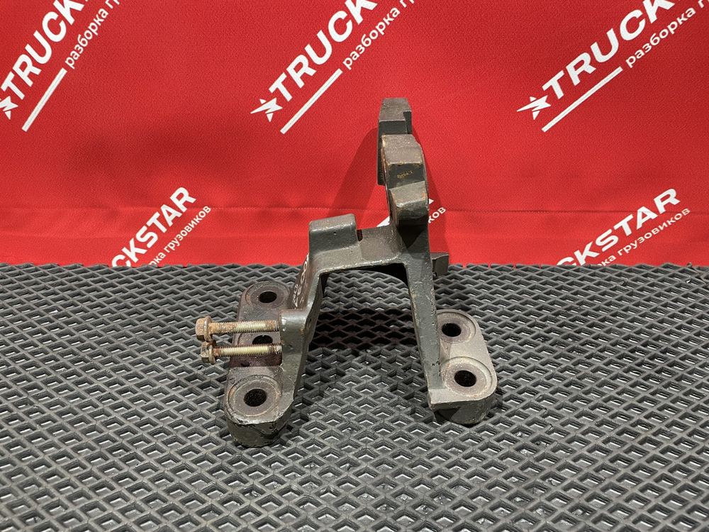 Кронштейн двигателя передний правый