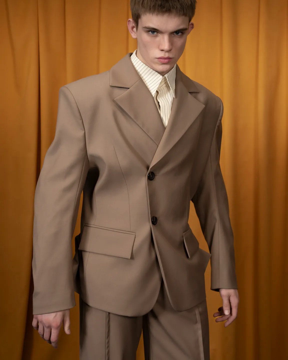 Пиджак бежевый 