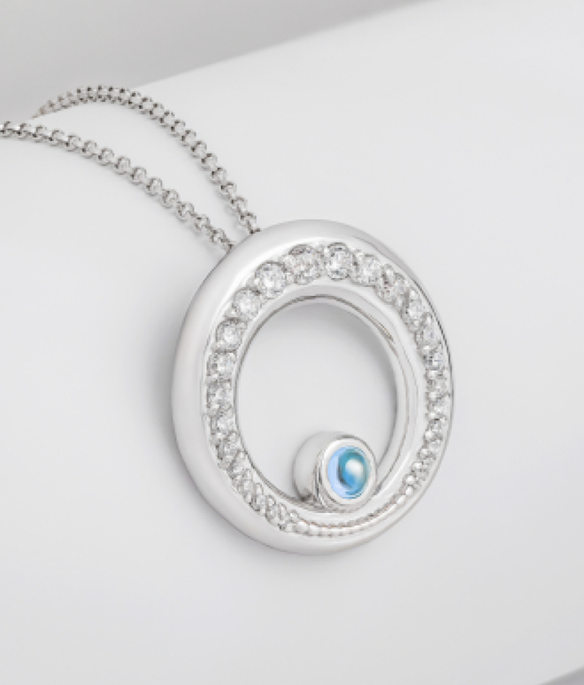 Подвес большой из серебра со вставками из топаза и бесцветных фианитов